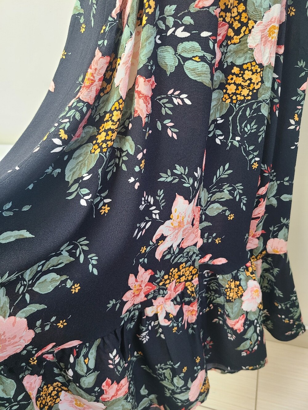 Reformation Celestia Dress - Picture 9 of 15